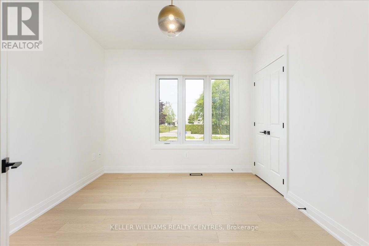 Photo 3 of 147 Lake Drive E, Georgina ON