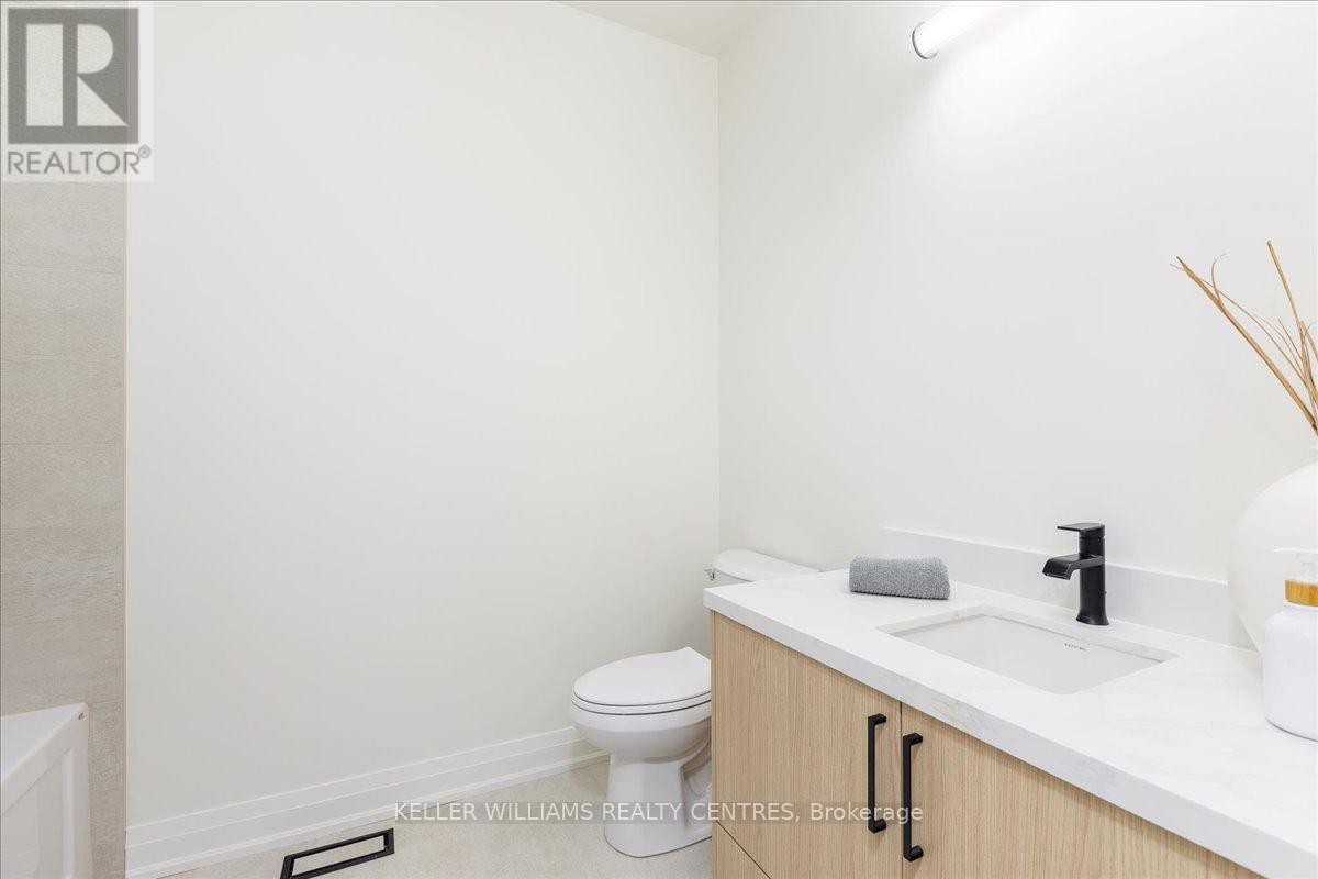 Photo 8 of 147 Lake Drive E, Georgina ON