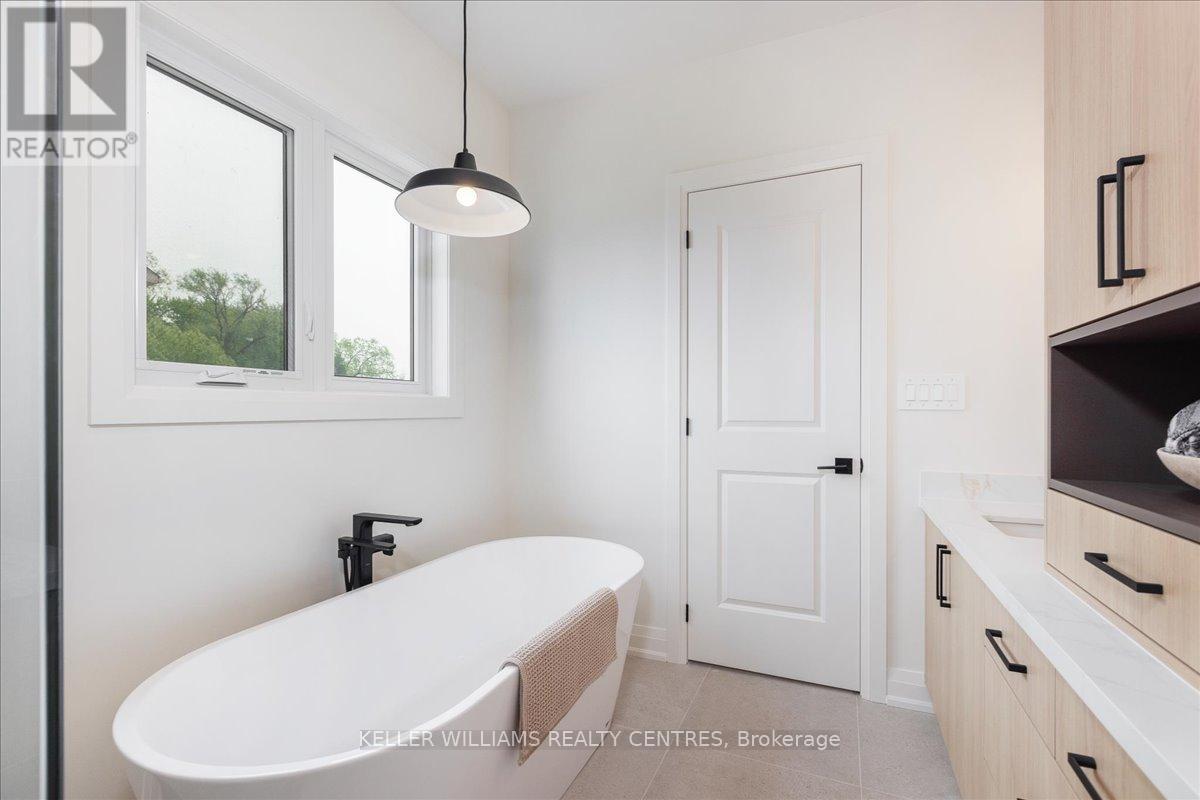 Photo 38 of 147 Lake Drive E, Georgina ON
