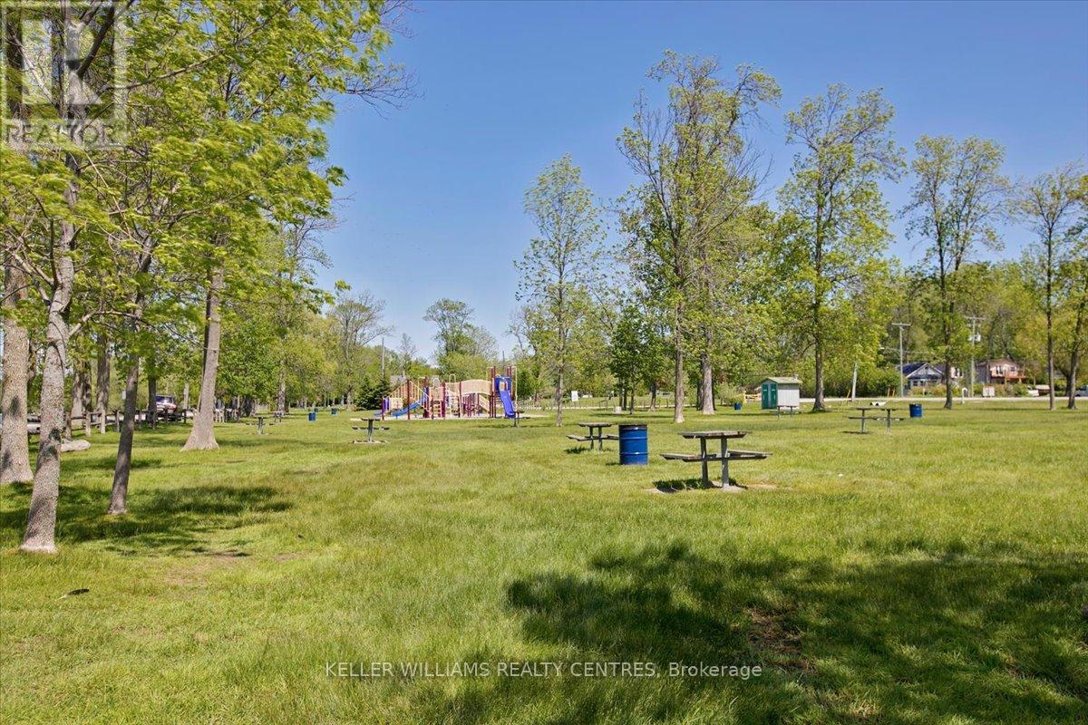 Photo 25 of 147 Lake Drive E, Georgina ON