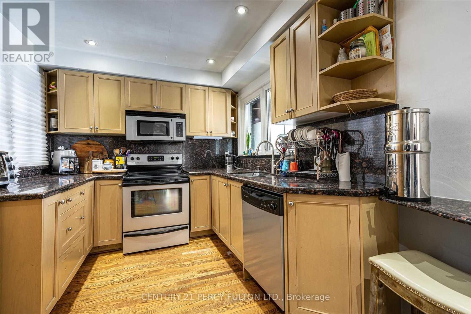 Photo 21 of 272 Conestoga Avenue, Richmond Hill ON