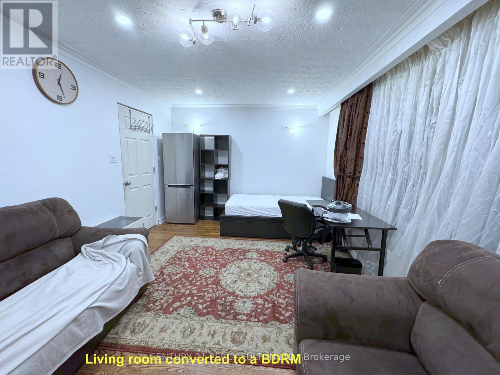 Photo 8 of 272 Conestoga Avenue, Richmond Hill ON