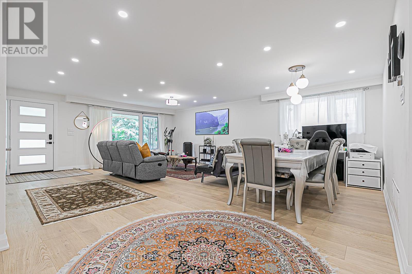 Photo 1 of 168 Ruggles Avenue, Richmond Hill ON