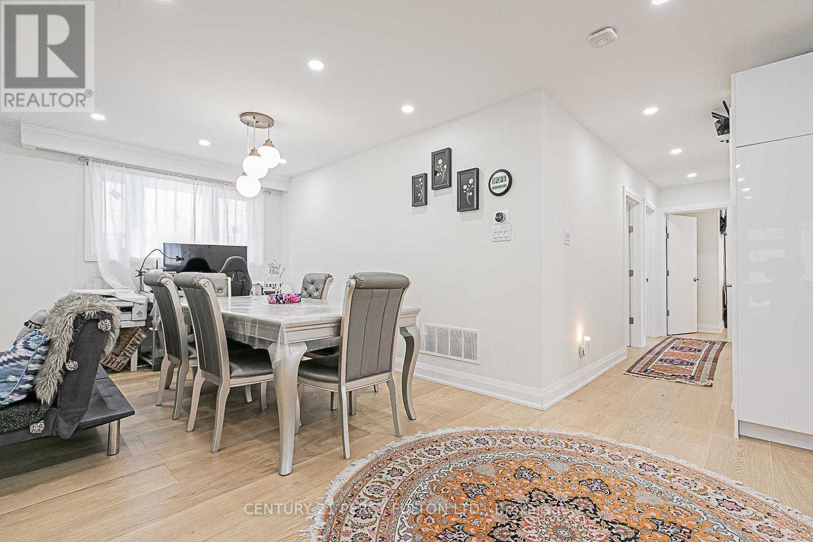Photo 11 of 168 Ruggles Avenue, Richmond Hill ON