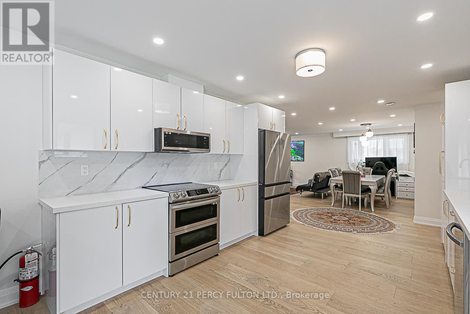 Photo 12 of 168 Ruggles Avenue, Richmond Hill ON