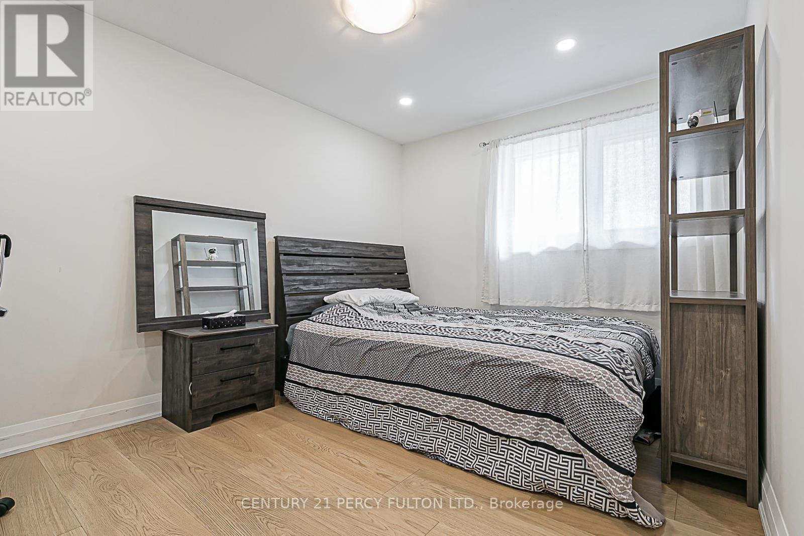 Photo 20 of 168 Ruggles Avenue, Richmond Hill ON