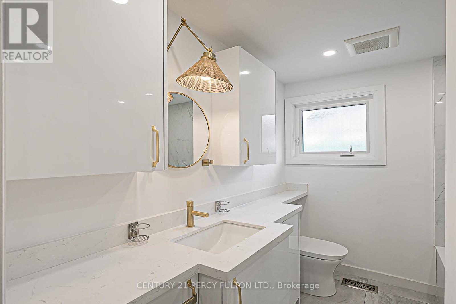 Photo 24 of 168 Ruggles Avenue, Richmond Hill ON