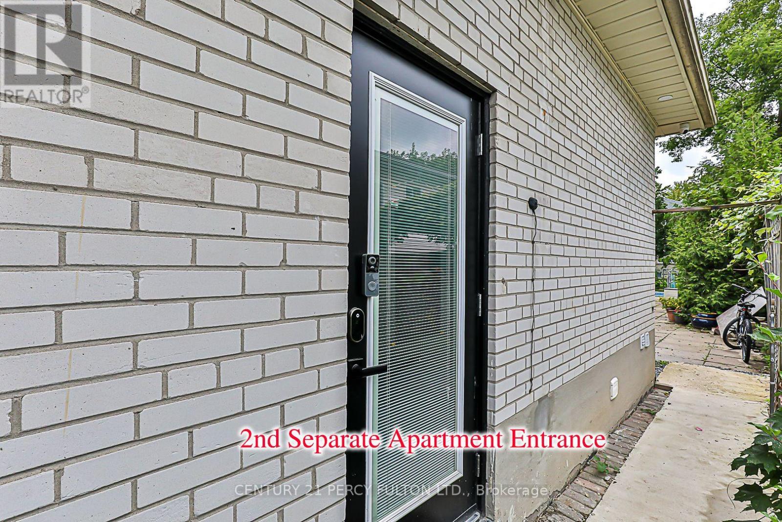 Photo 31 of 168 Ruggles Avenue, Richmond Hill ON