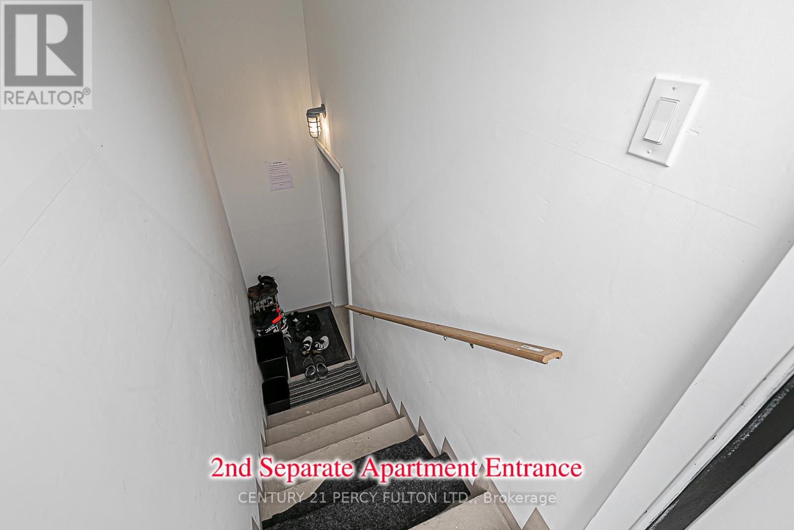 Photo 32 of 168 Ruggles Avenue, Richmond Hill ON