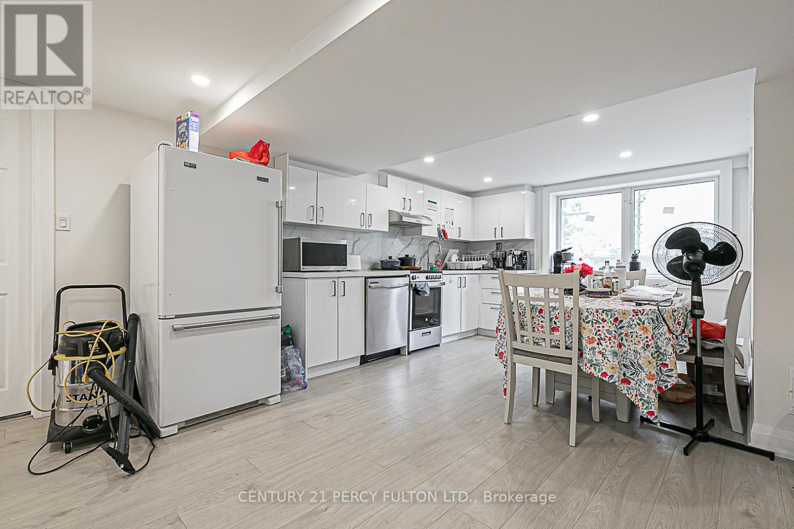 Photo 34 of 168 Ruggles Avenue, Richmond Hill ON