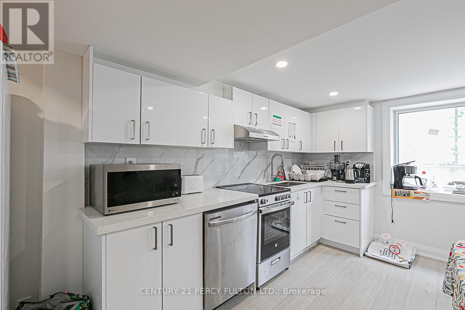 Photo 36 of 168 Ruggles Avenue, Richmond Hill ON