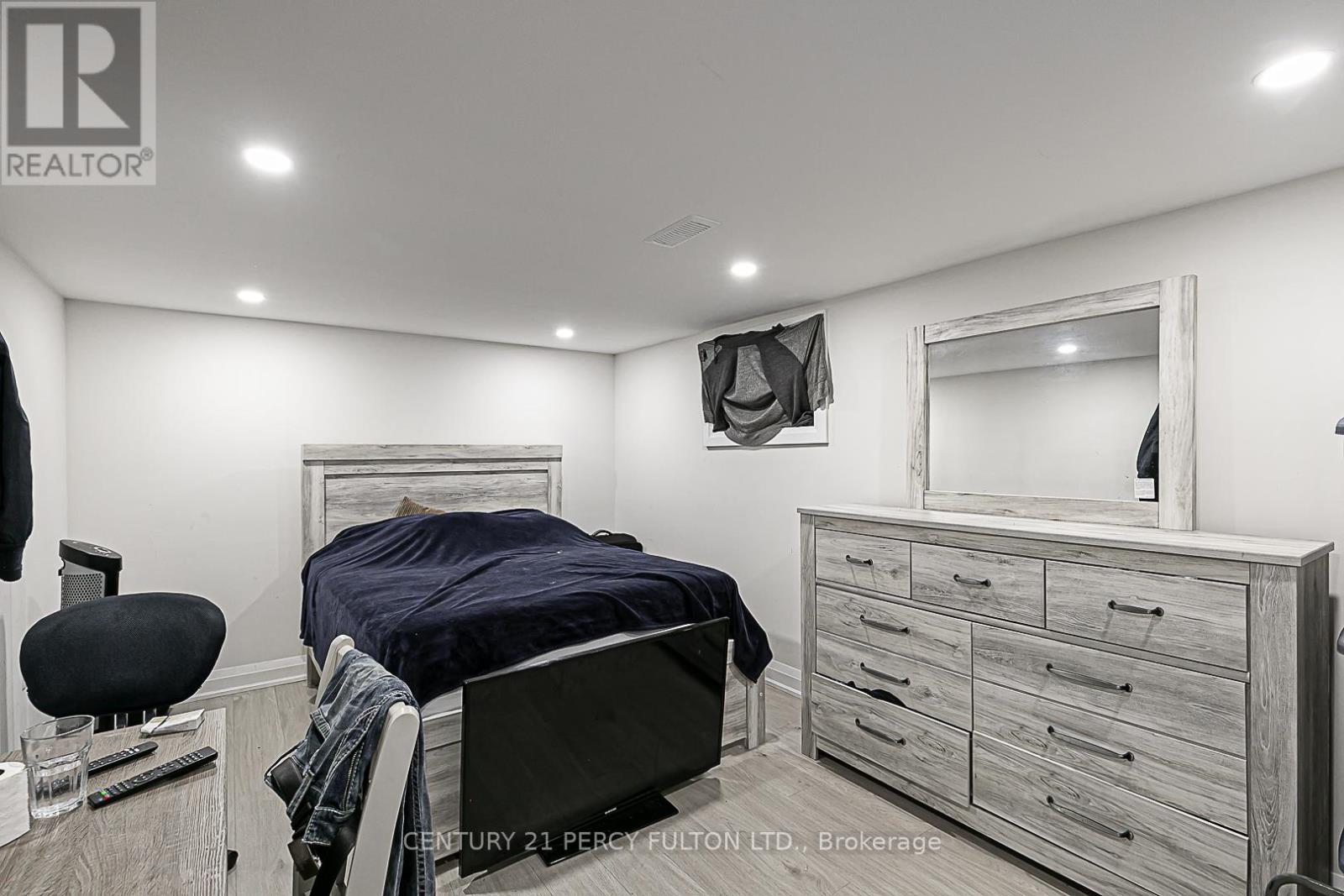 Photo 37 of 168 Ruggles Avenue, Richmond Hill ON