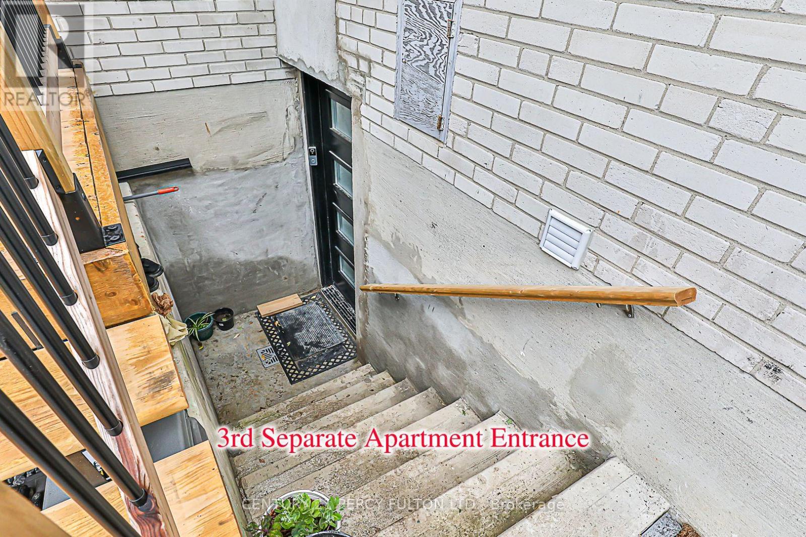 Photo 42 of 168 Ruggles Avenue, Richmond Hill ON