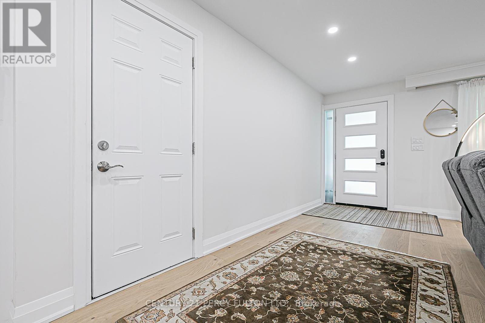 Photo 6 of 168 Ruggles Avenue, Richmond Hill ON