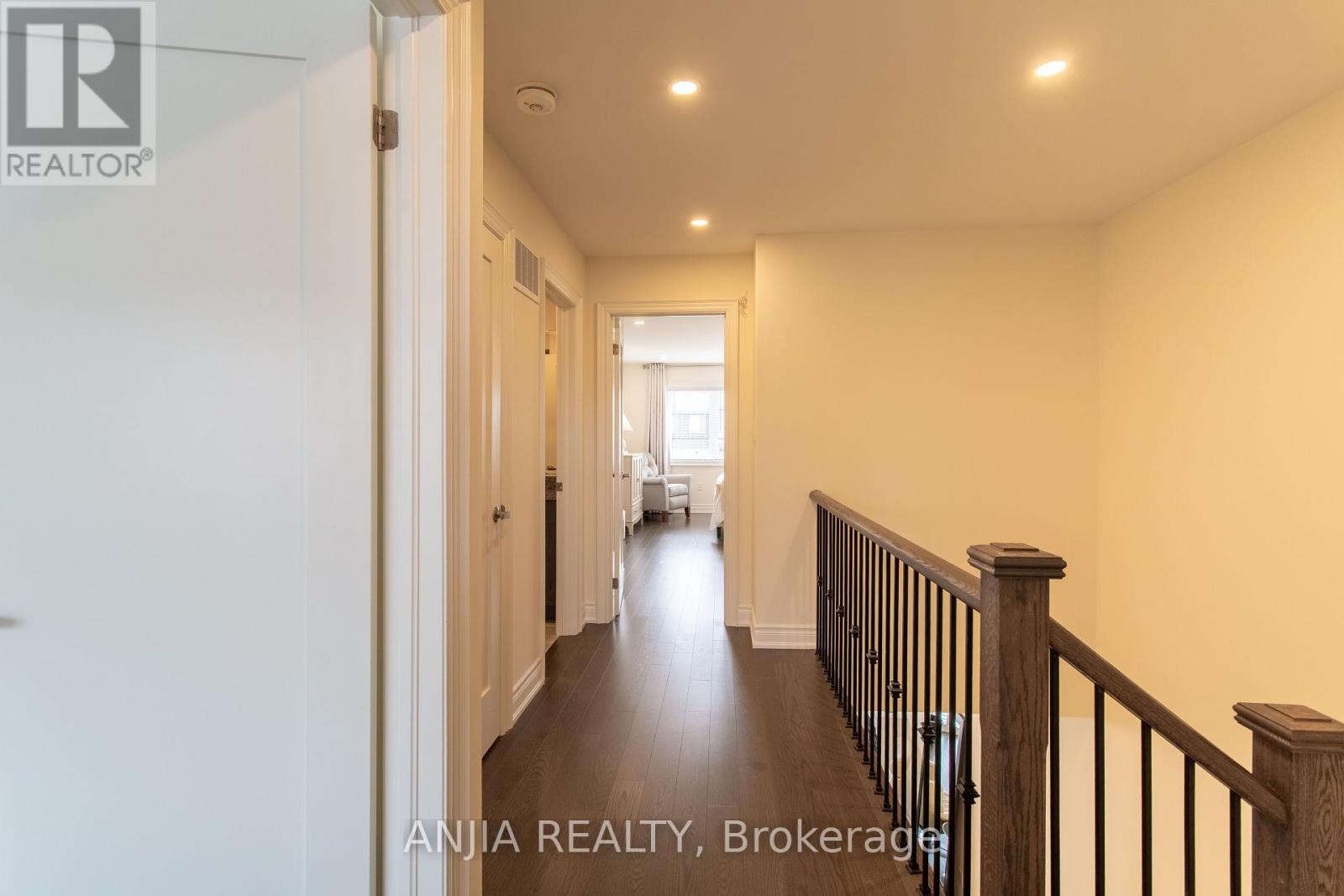 Photo 11 of 9 Mace Avenue, Richmond Hill ON