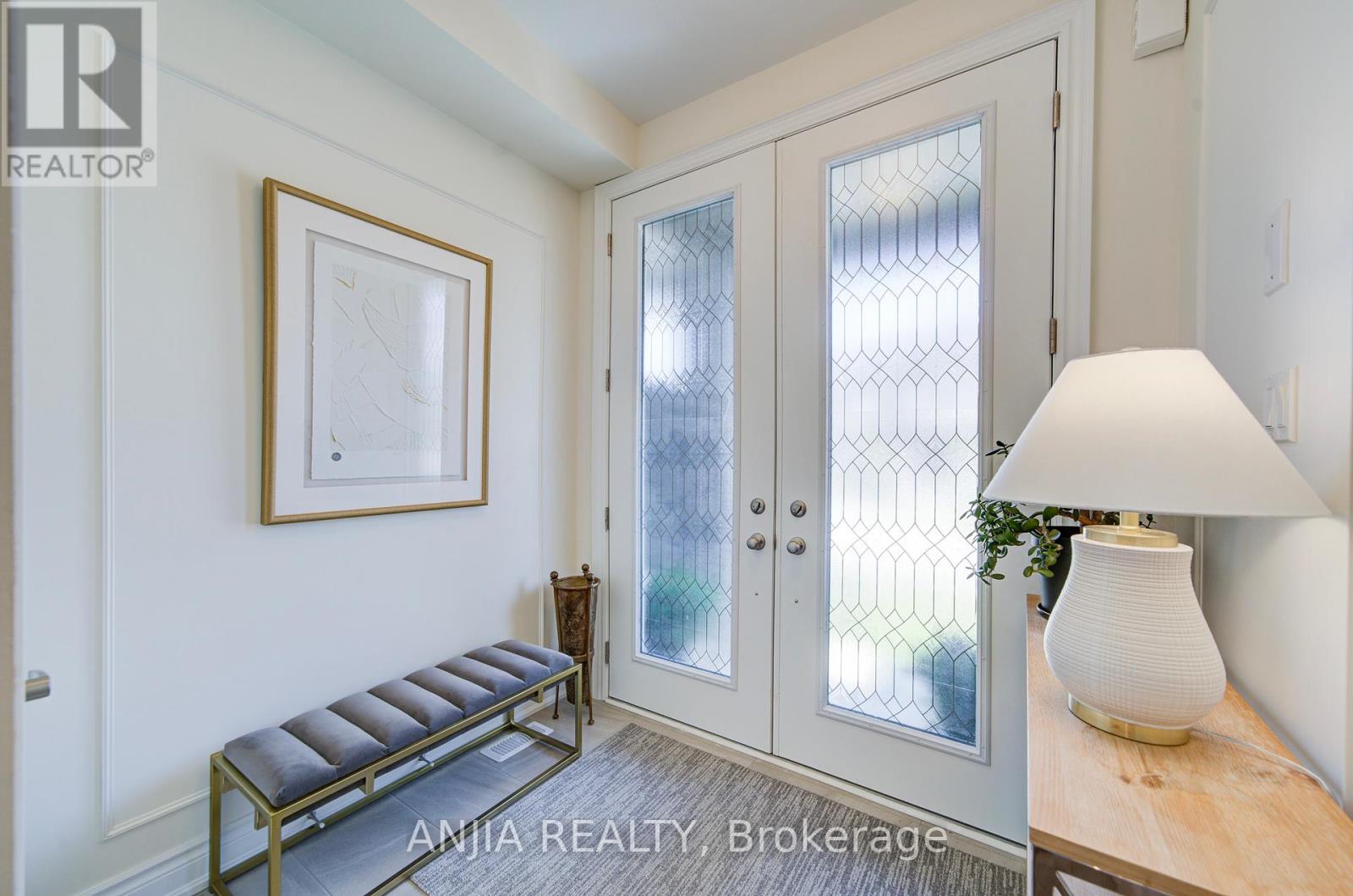 Photo 5 of 9 Mace Avenue, Richmond Hill ON