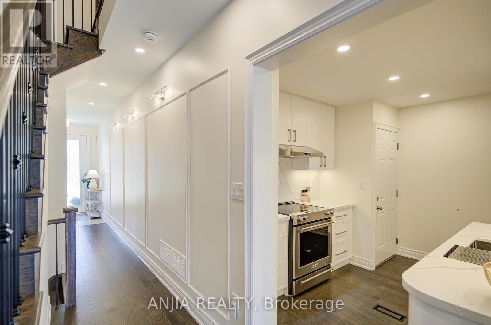 Photo 26 of 9 Mace Avenue, Richmond Hill ON