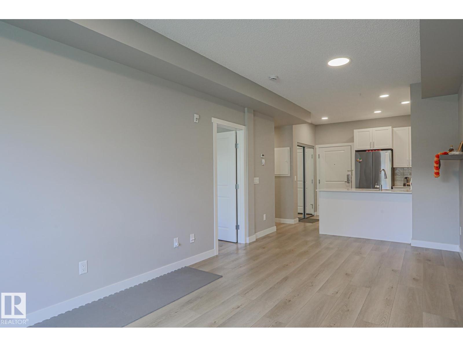 Photo 16 of 120 12804 140 Av Nw, Edmonton AB