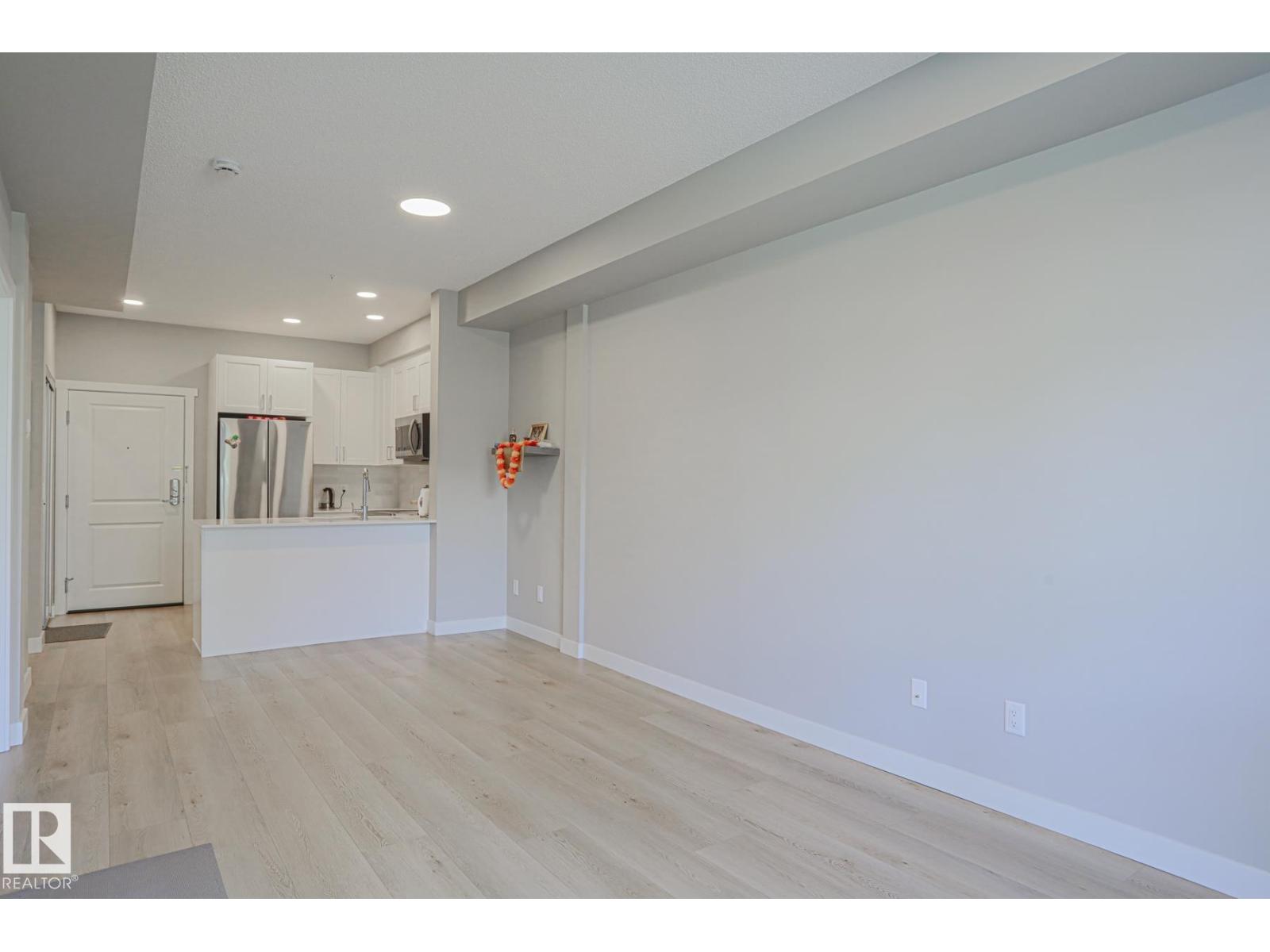 Photo 17 of 120 12804 140 Av Nw, Edmonton AB