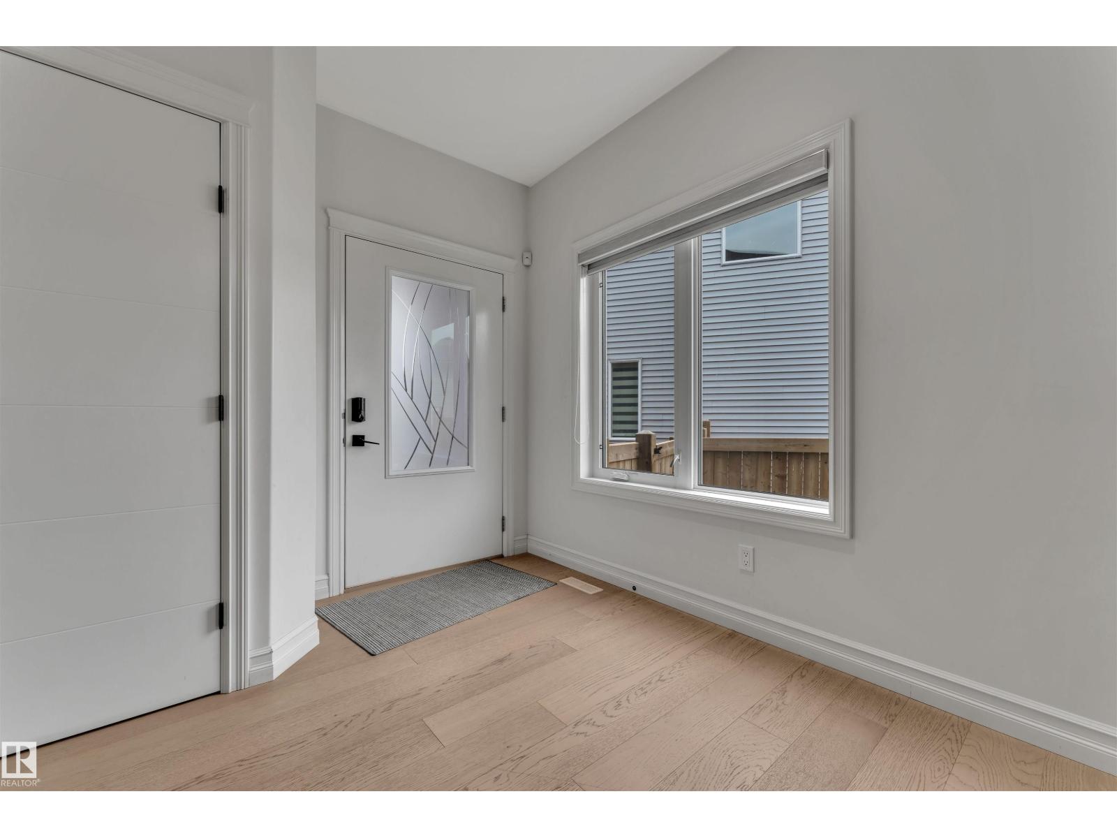 Photo 11 of 5208 23 A Ave Sw Sw, Edmonton AB
