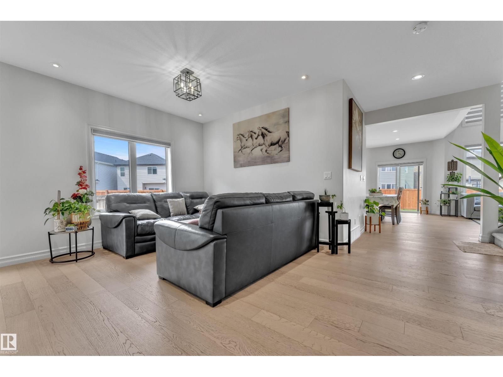 Photo 16 of 5208 23 A Ave Sw Sw, Edmonton AB
