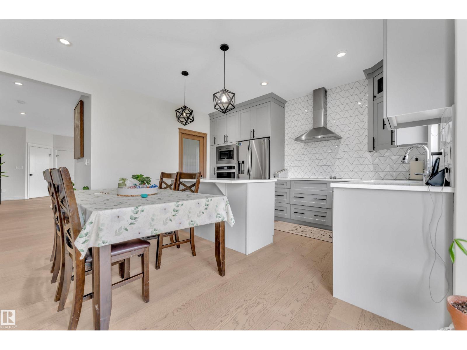 Photo 22 of 5208 23 A Ave Sw Sw, Edmonton AB