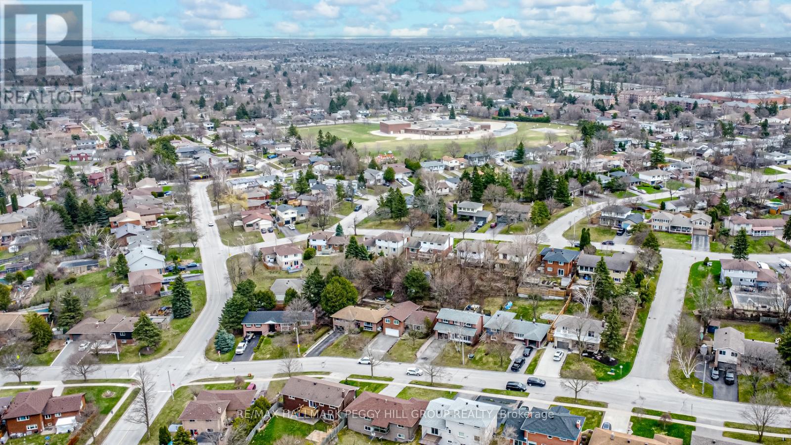 Photo 2 of 25 Marshall Street, Barrie ON