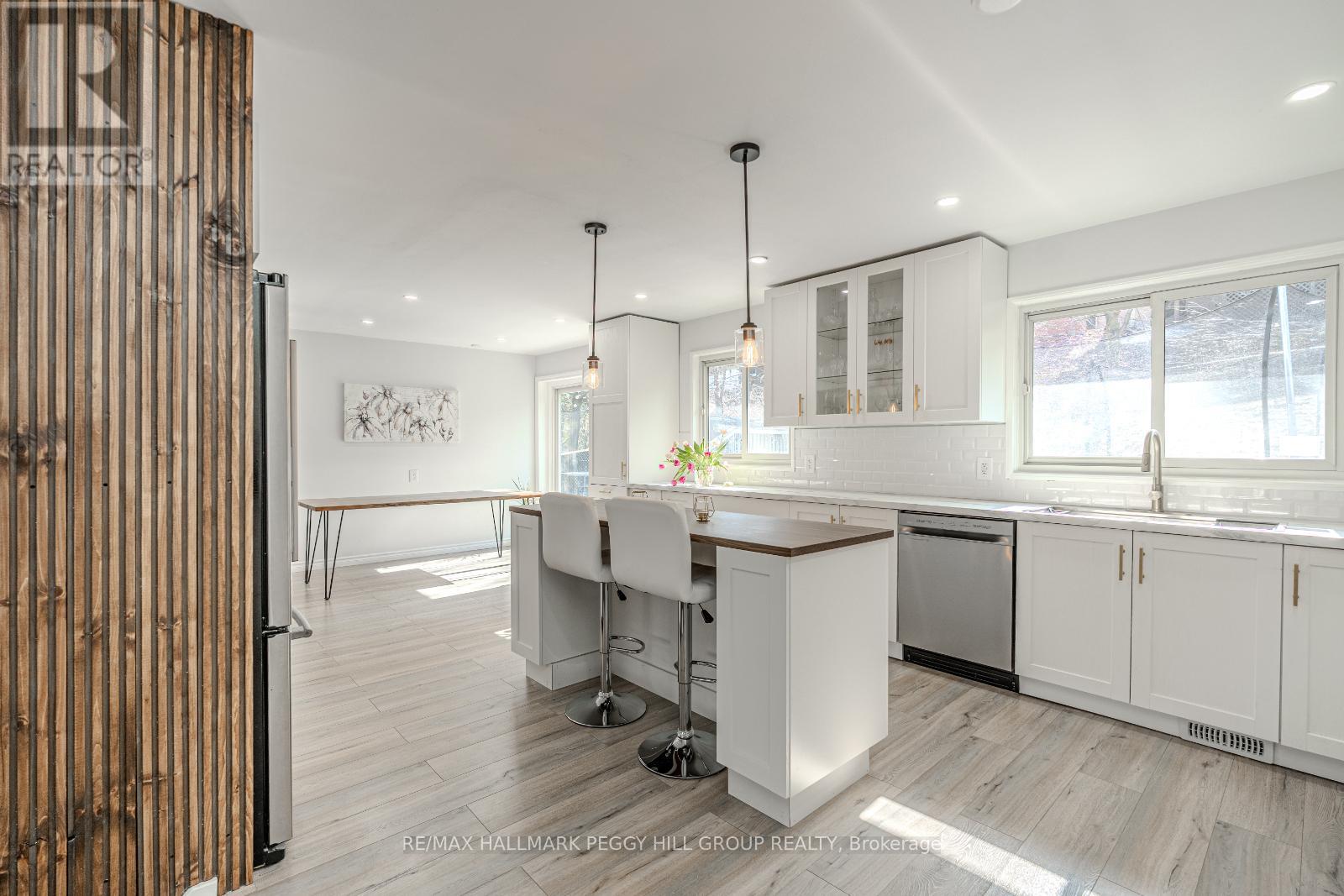 Photo 5 of 25 Marshall Street, Barrie ON