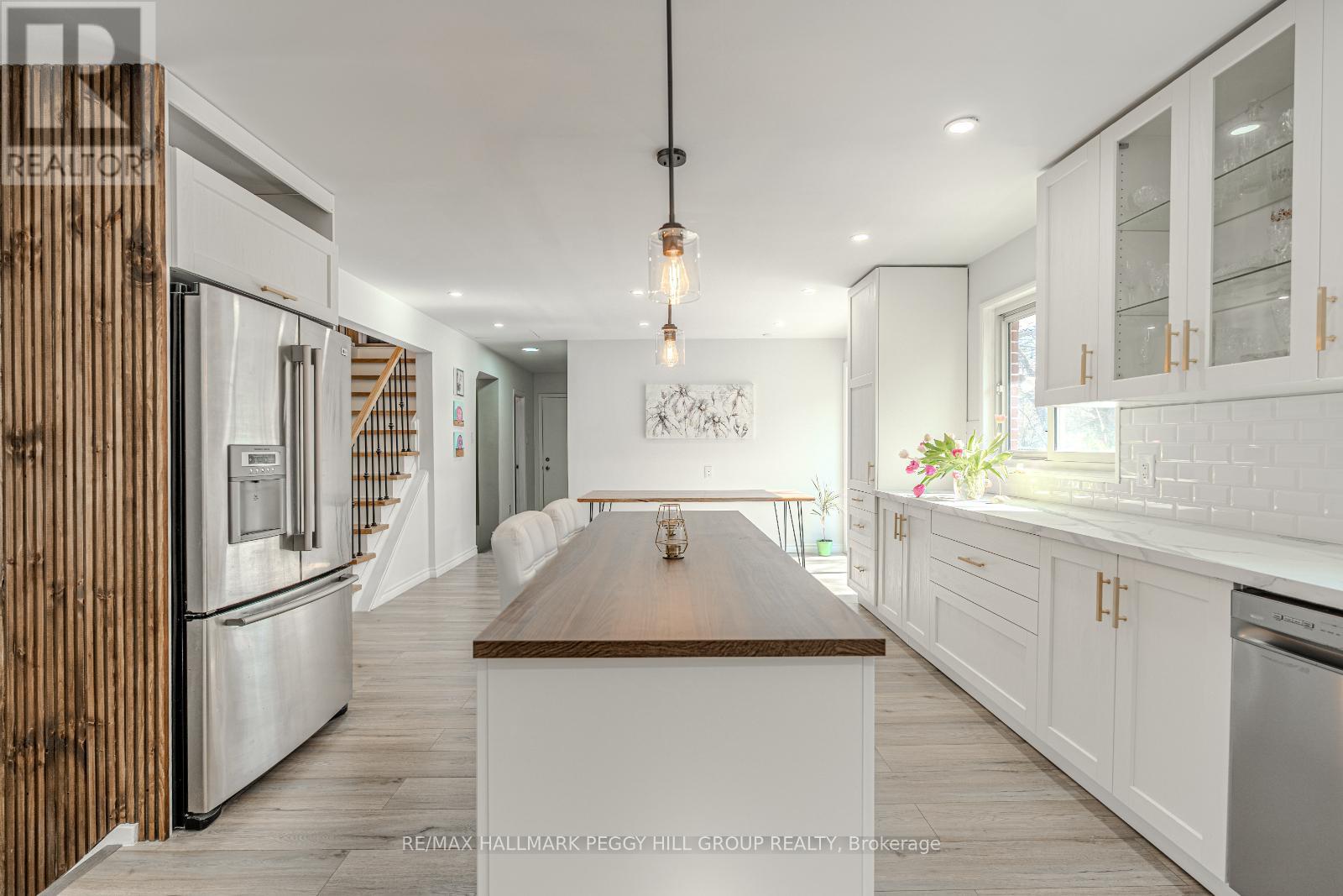 Photo 6 of 25 Marshall Street, Barrie ON