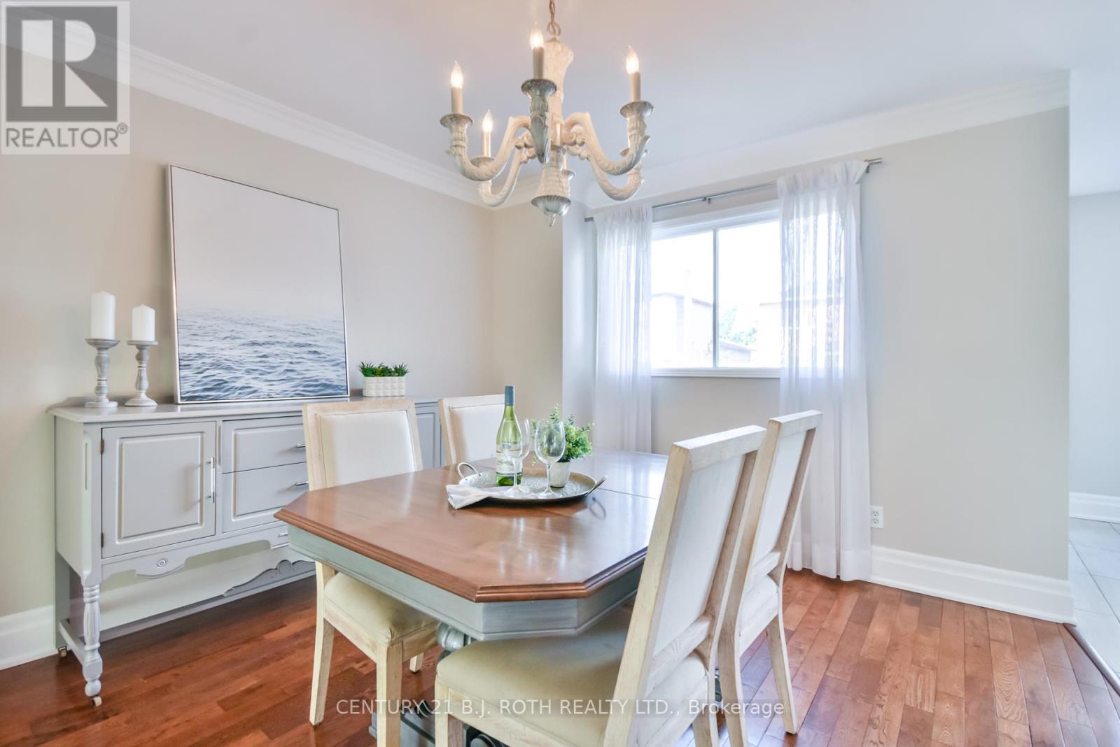 Photo 10 of 25 Keats Drive, Barrie ON