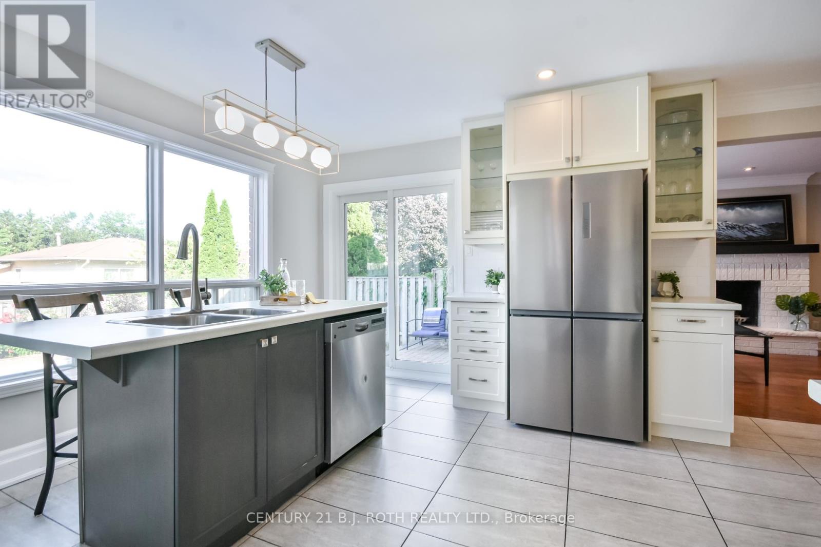 Photo 12 of 25 Keats Drive, Barrie ON