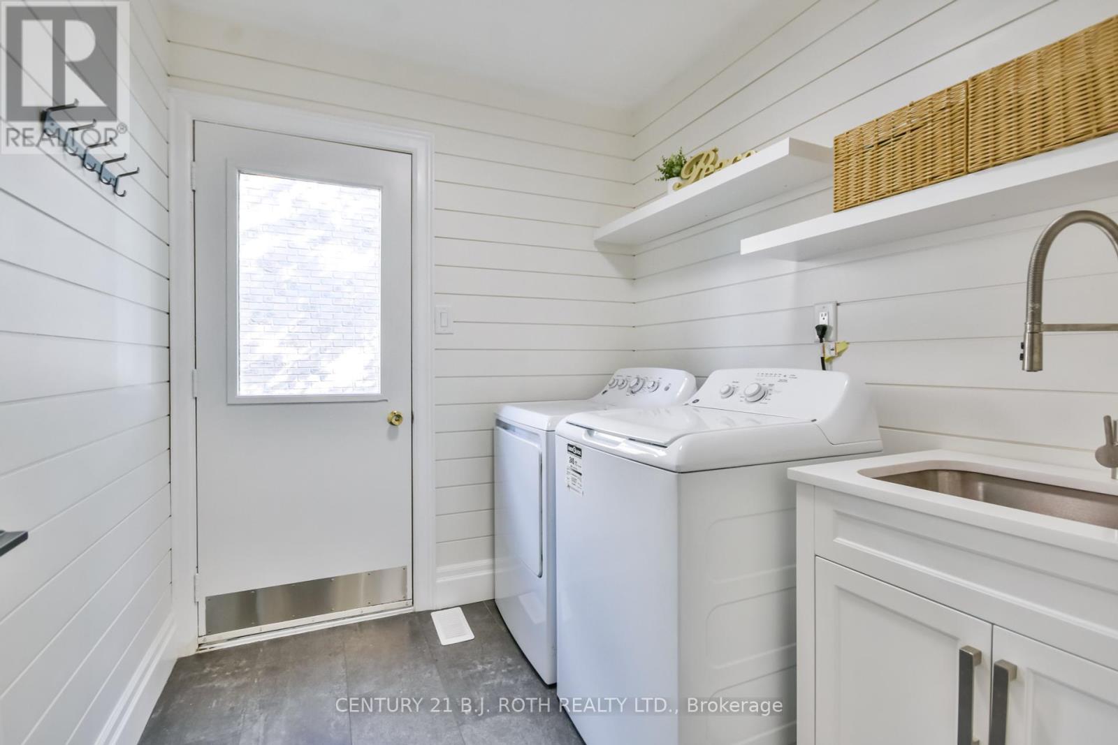 Photo 19 of 25 Keats Drive, Barrie ON