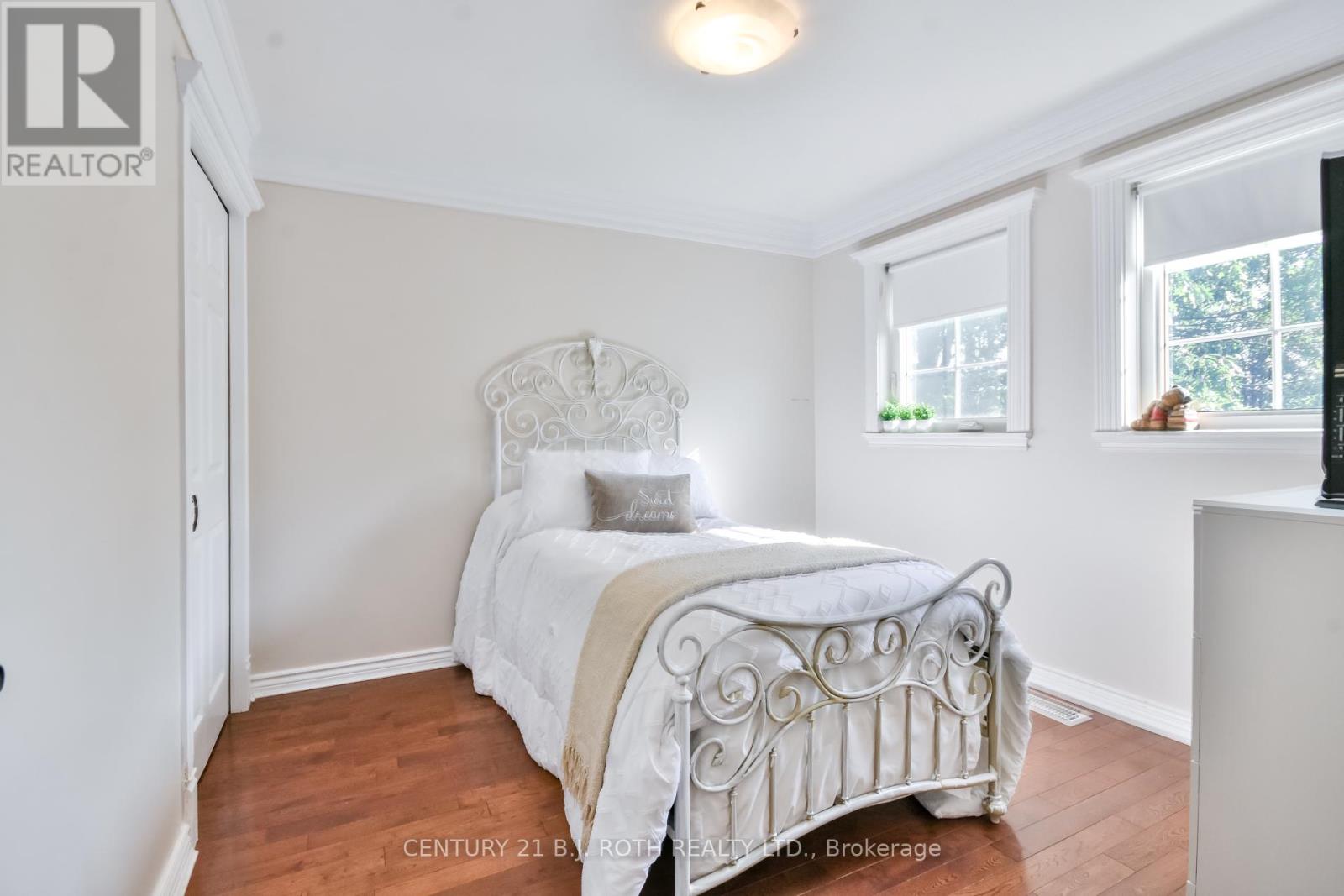Photo 20 of 25 Keats Drive, Barrie ON