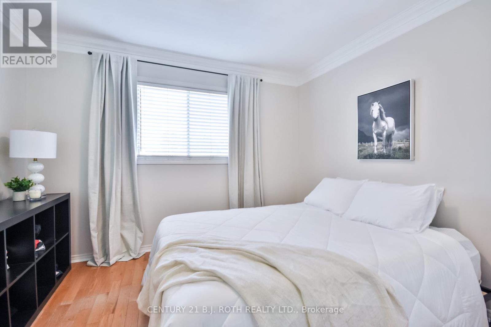 Photo 23 of 25 Keats Drive, Barrie ON