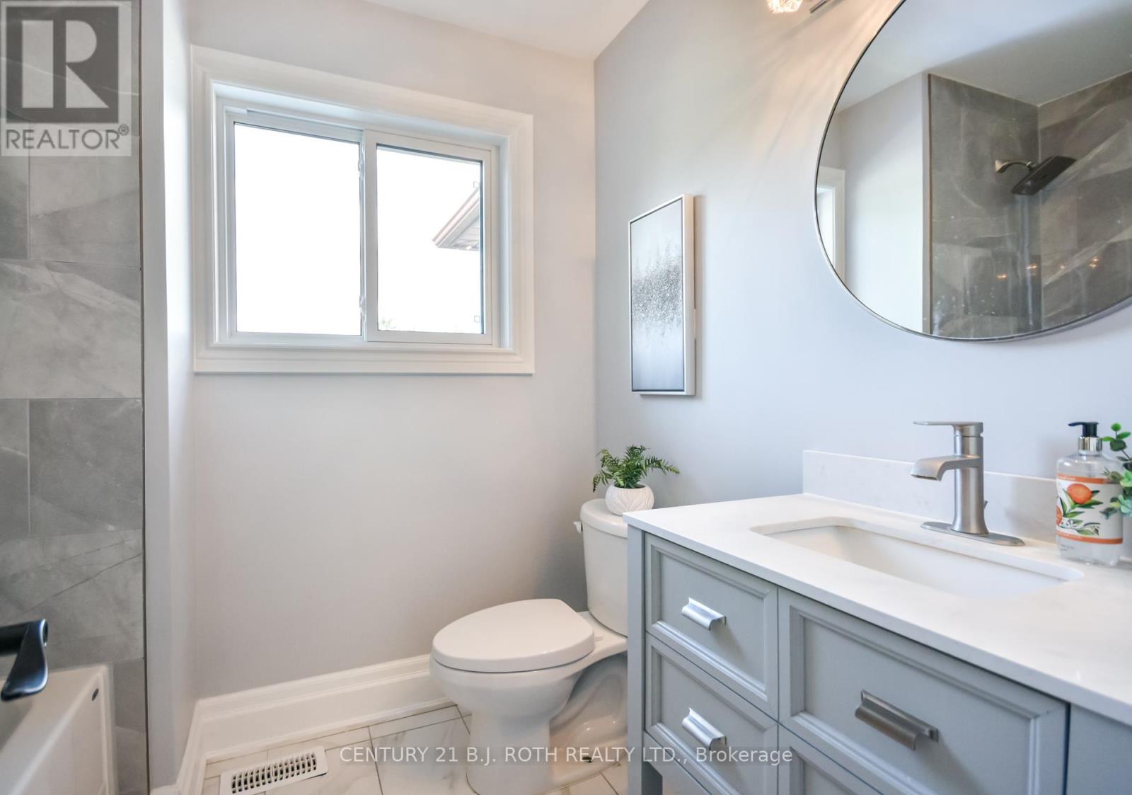 Photo 31 of 25 Keats Drive, Barrie ON