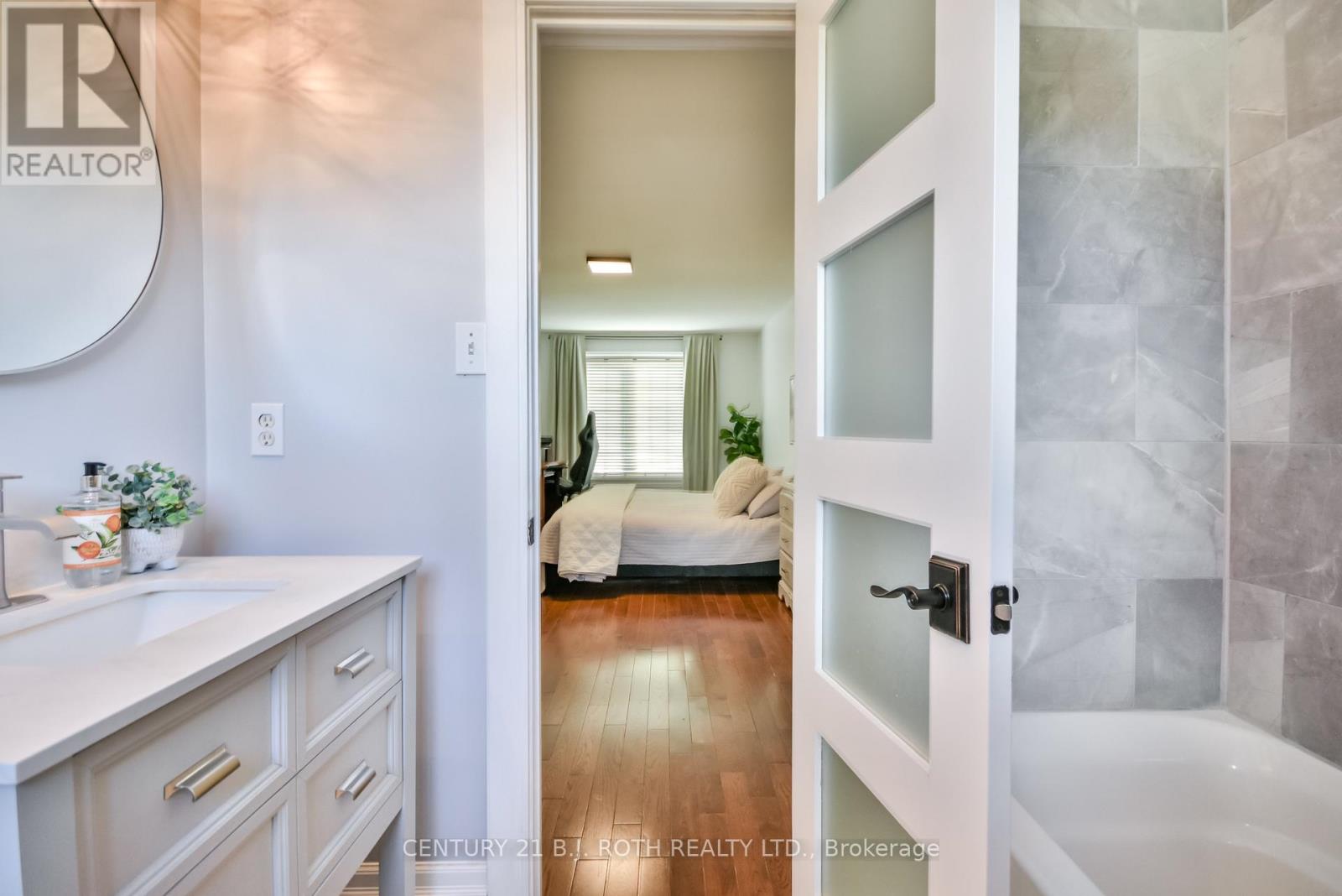 Photo 32 of 25 Keats Drive, Barrie ON