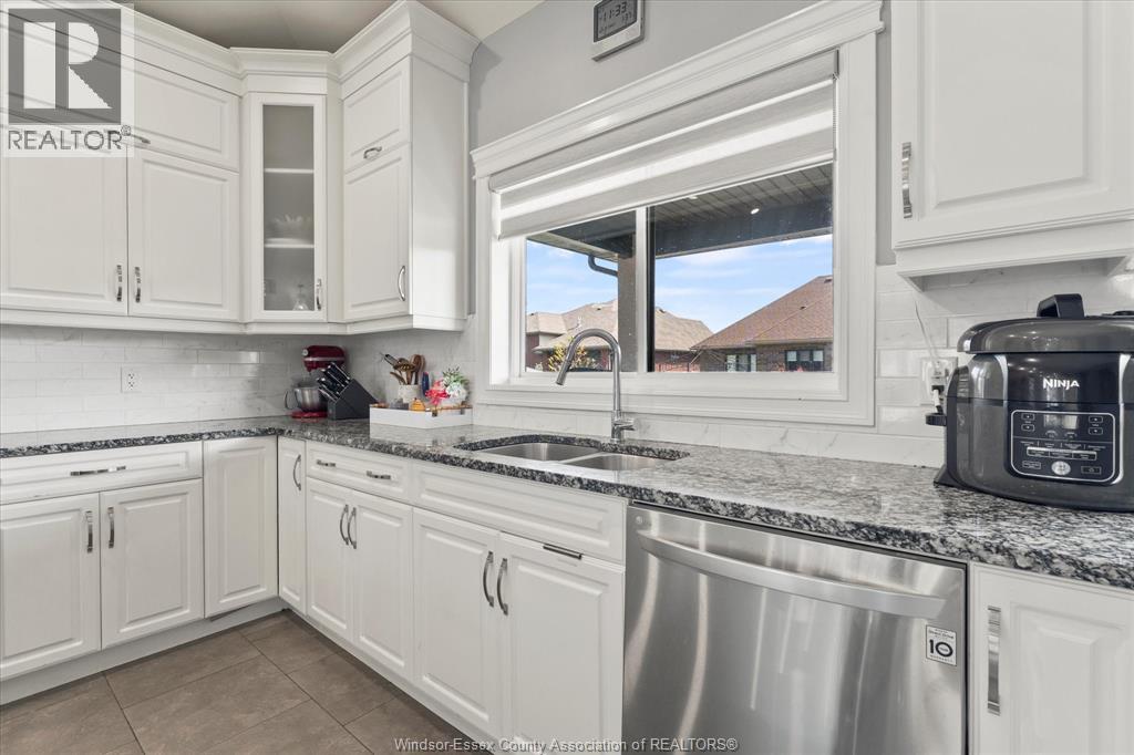 Photo 11 of 1390 Barkley Avenue Unit Main, Windsor ON