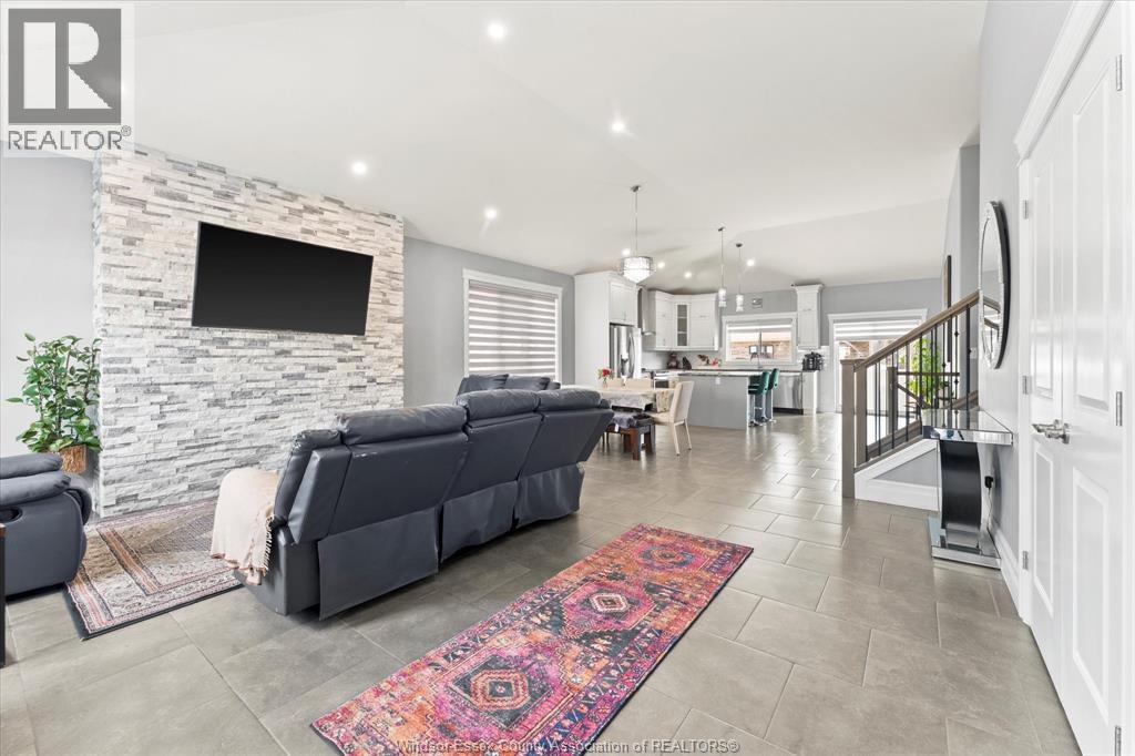 Photo 6 of 1390 Barkley Avenue Unit Main, Windsor ON