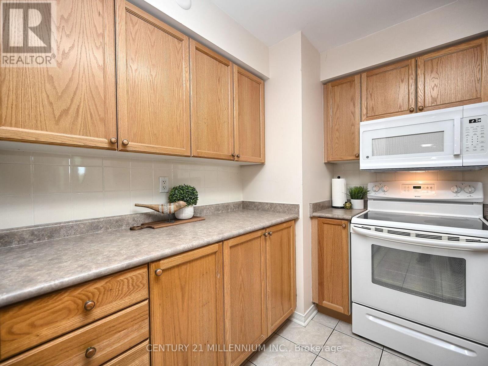 Photo 14 of 113 25 Via Rosedale, Brampton ON