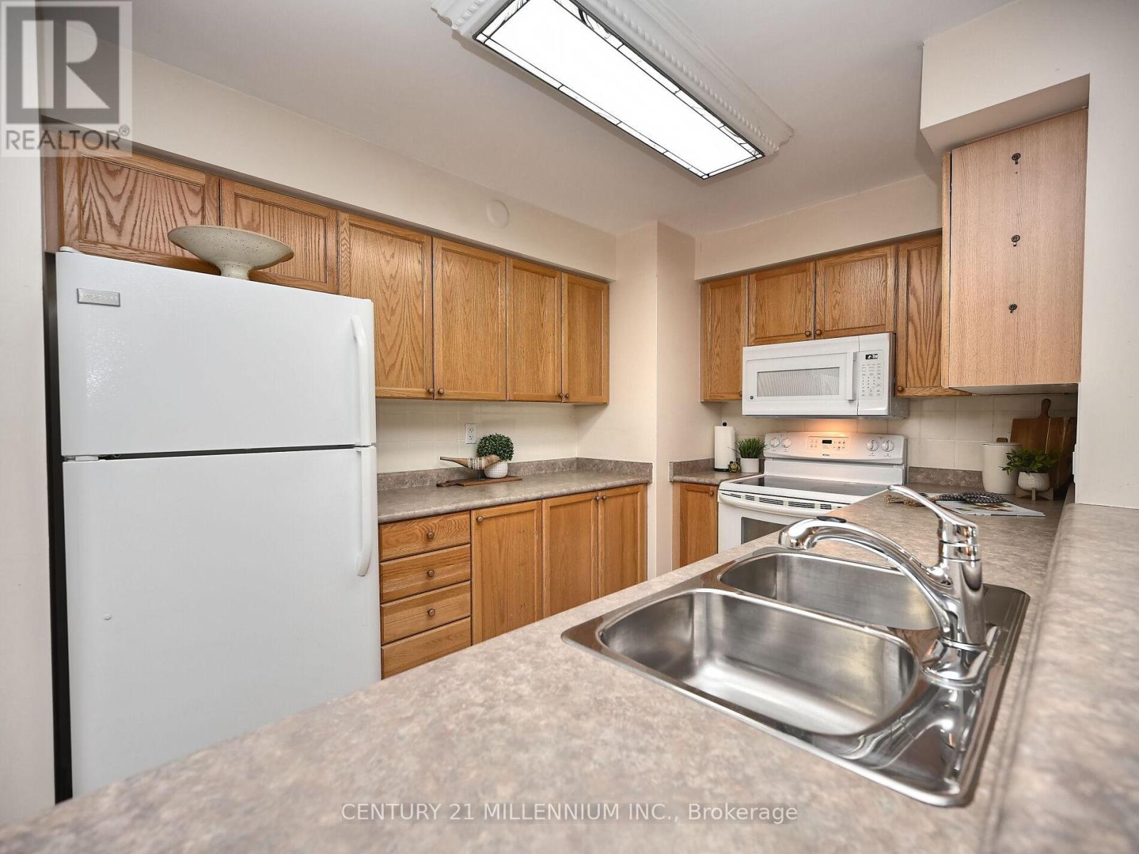 Photo 39 of 113 25 Via Rosedale, Brampton ON
