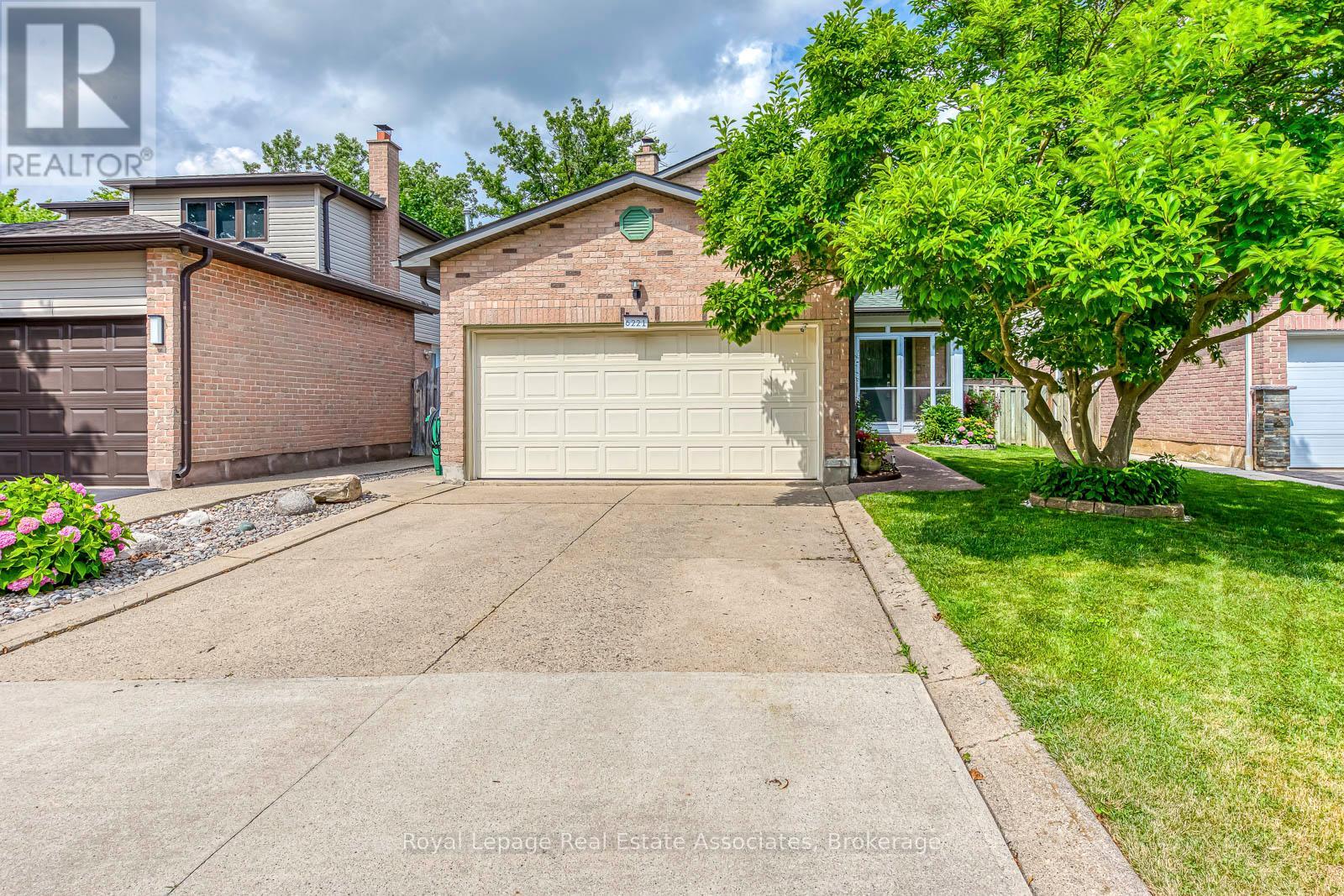Photo 40 of 6221 Millers Grove, Mississauga ON
