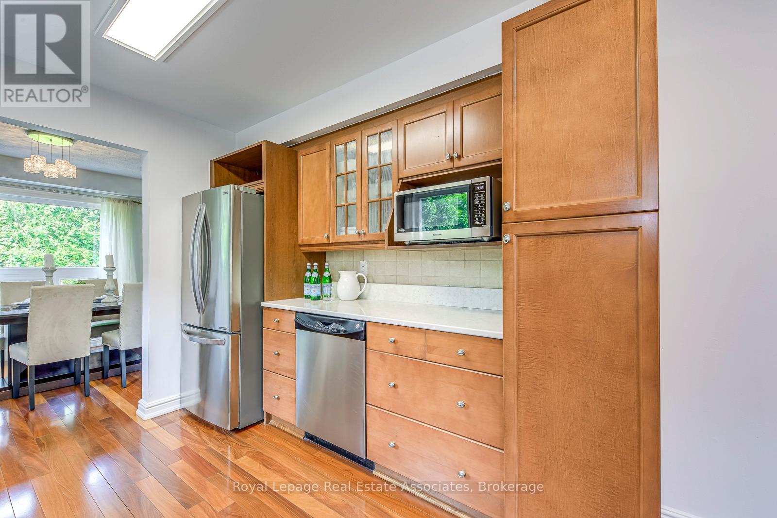 Photo 4 of 6221 Millers Grove, Mississauga ON