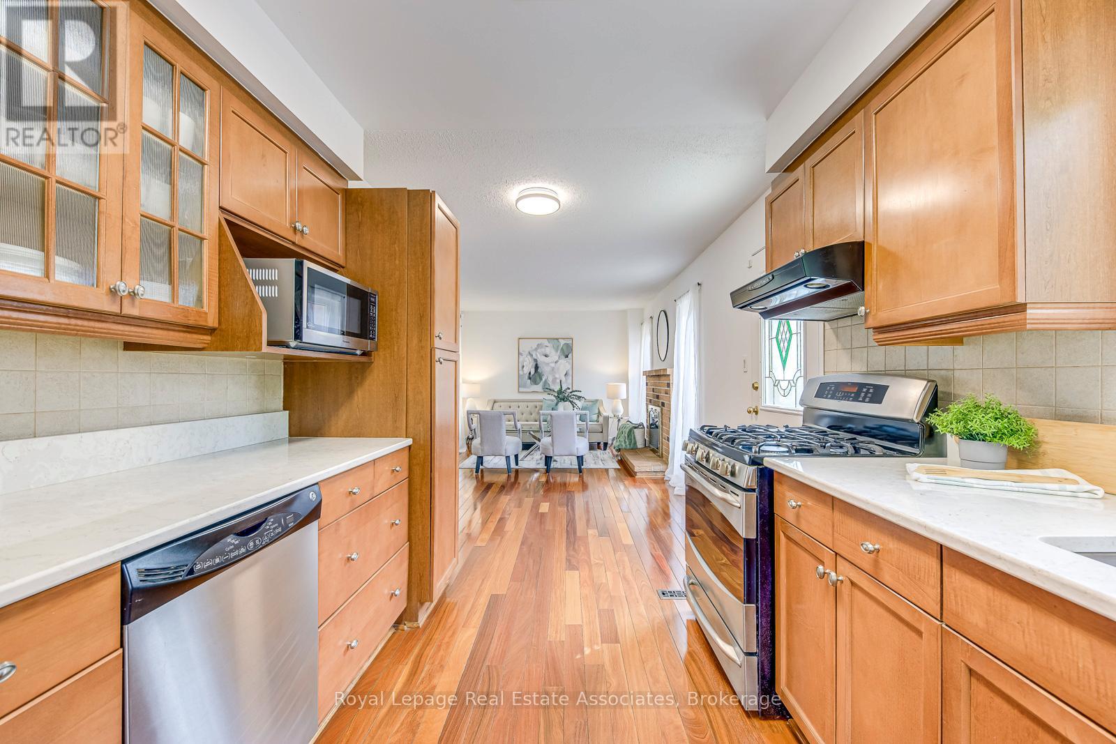 Photo 41 of 6221 Millers Grove, Mississauga ON