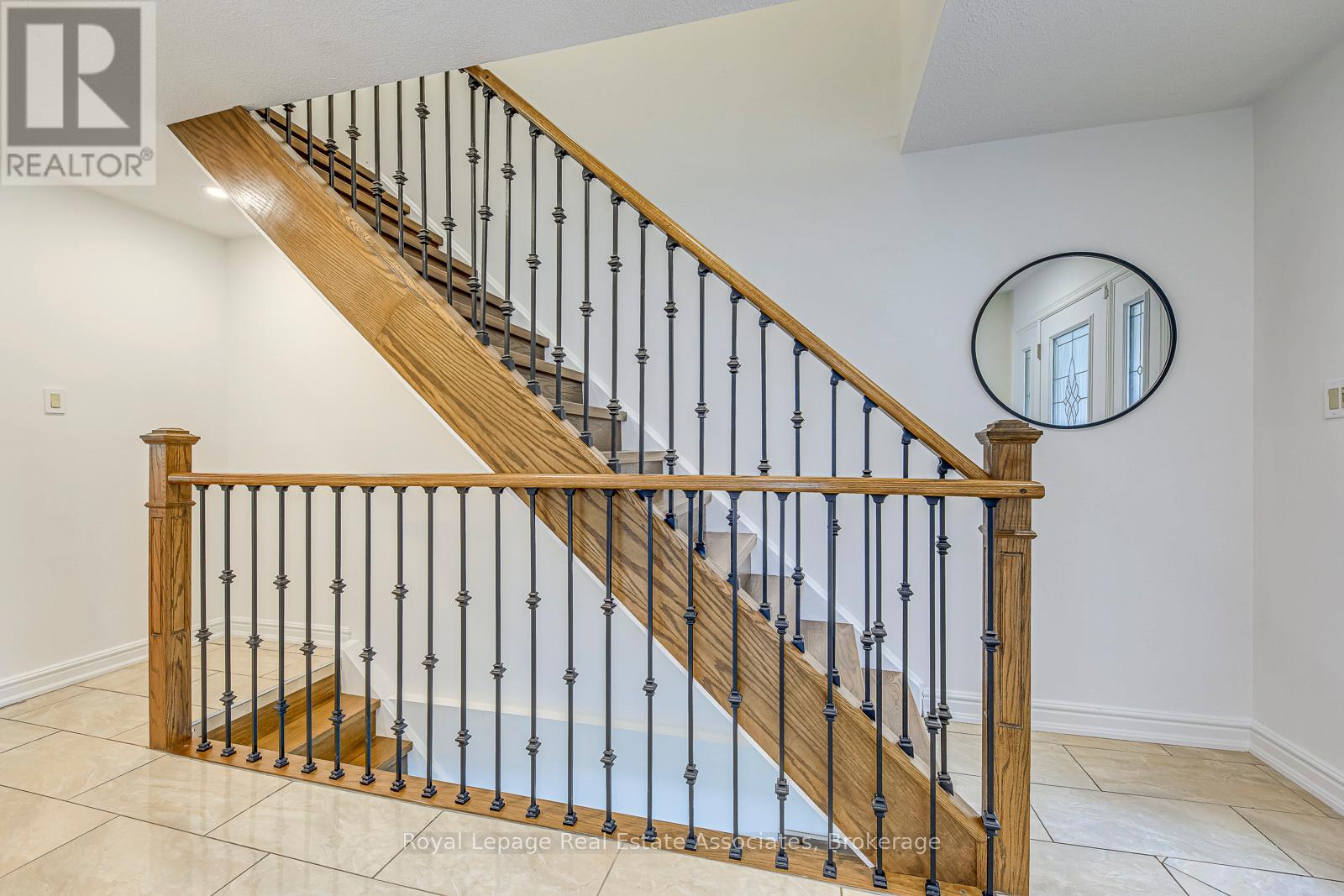 Photo 32 of 6221 Millers Grove, Mississauga ON