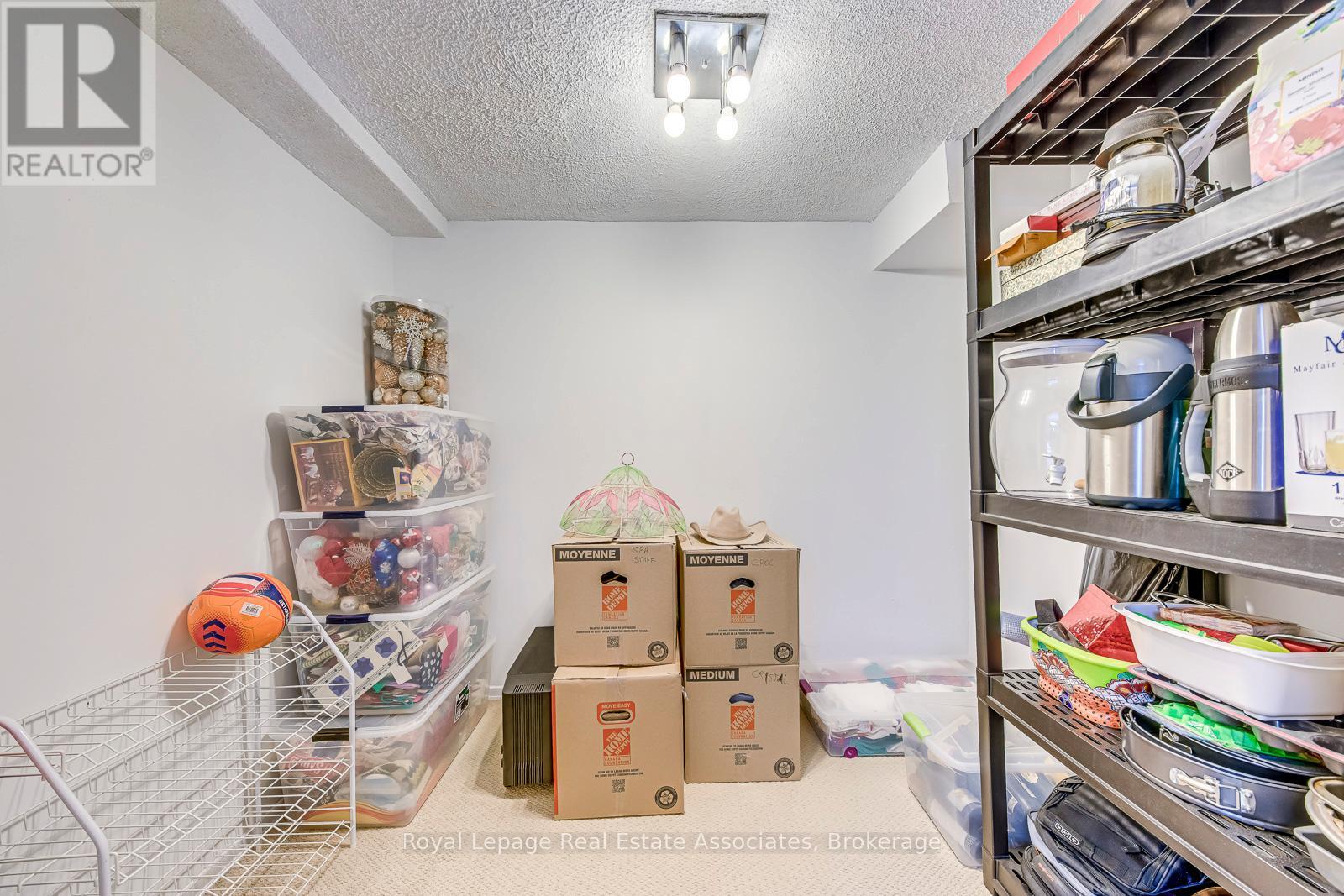 Photo 38 of 6221 Millers Grove, Mississauga ON