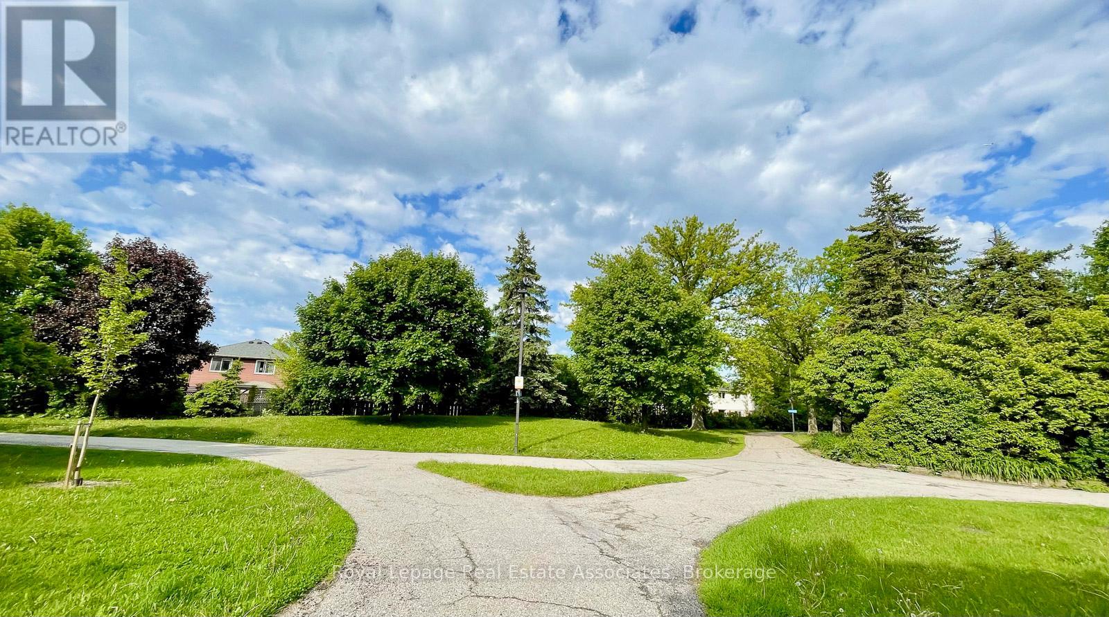 Photo 46 of 6221 Millers Grove, Mississauga ON