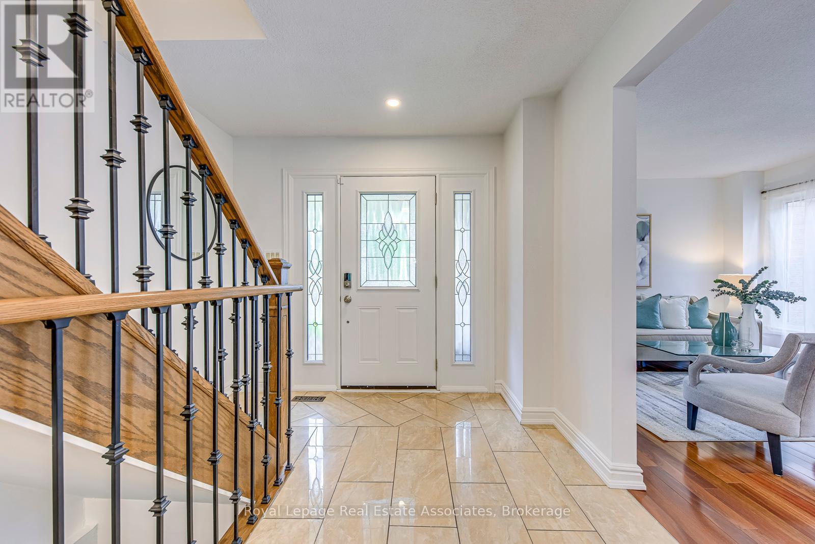 Photo 25 of 6221 Millers Grove, Mississauga ON