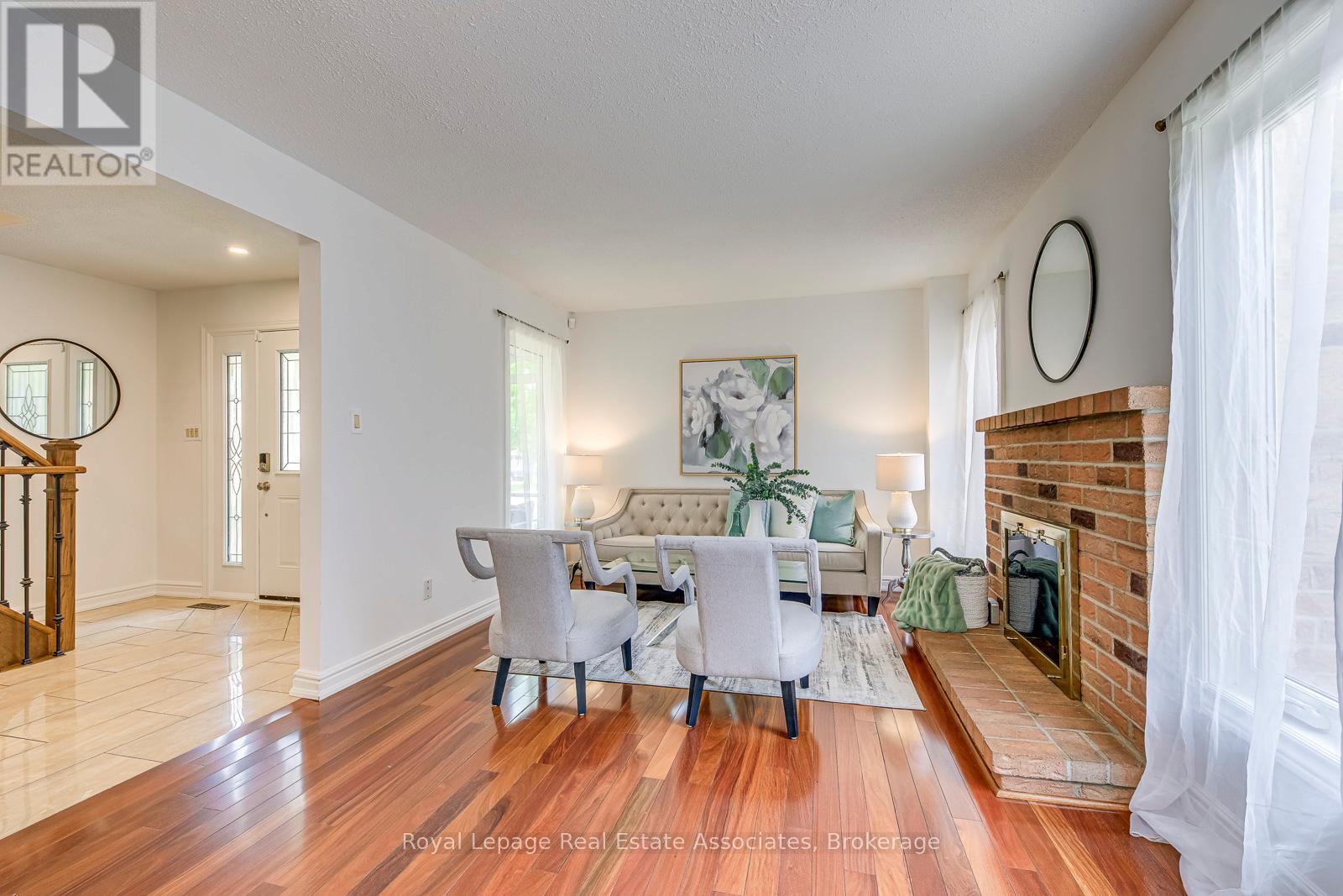 Photo 10 of 6221 Millers Grove, Mississauga ON