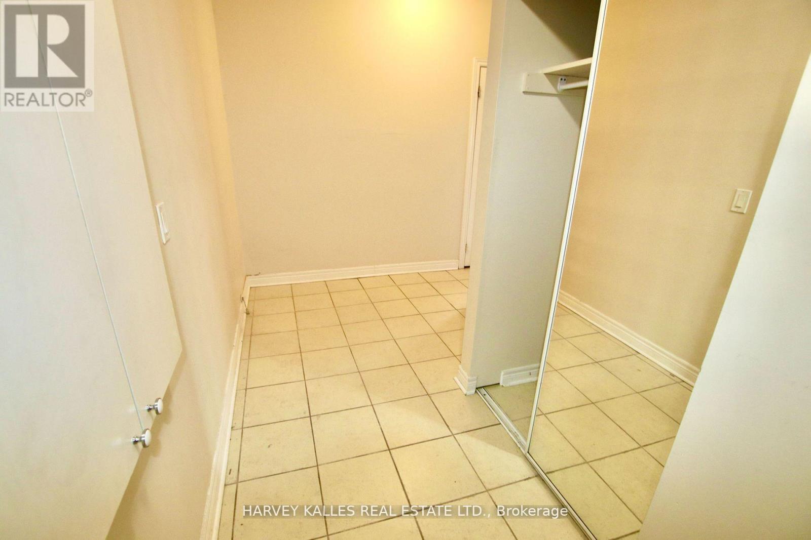 Photo 6 of 5 775 Ossington Avenue, Toronto ON
