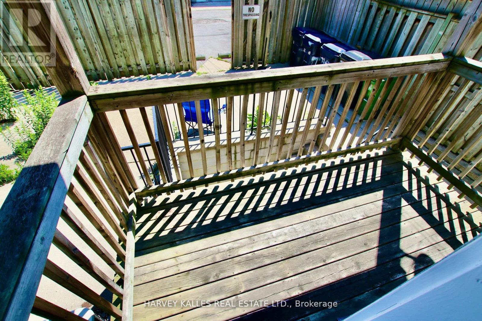 Photo 8 of 5 775 Ossington Avenue, Toronto ON
